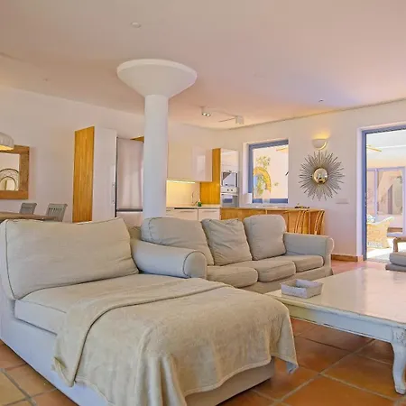 Minea Ii * 코스타카르마